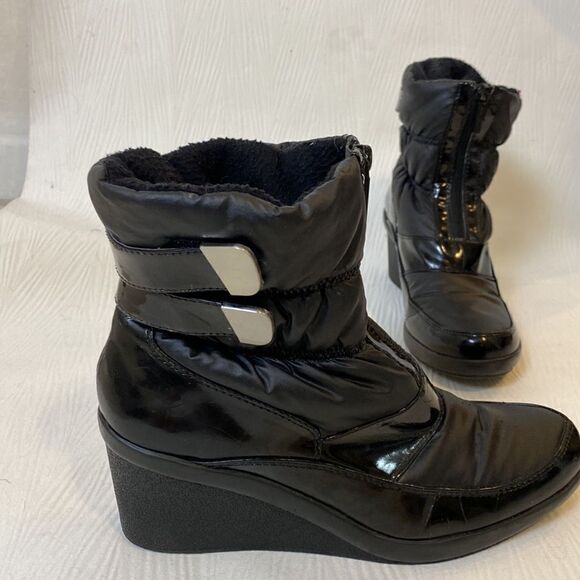 Nine West Boots Size 11 Waterproof boots with Wedge Heel - Picture 2 of 5